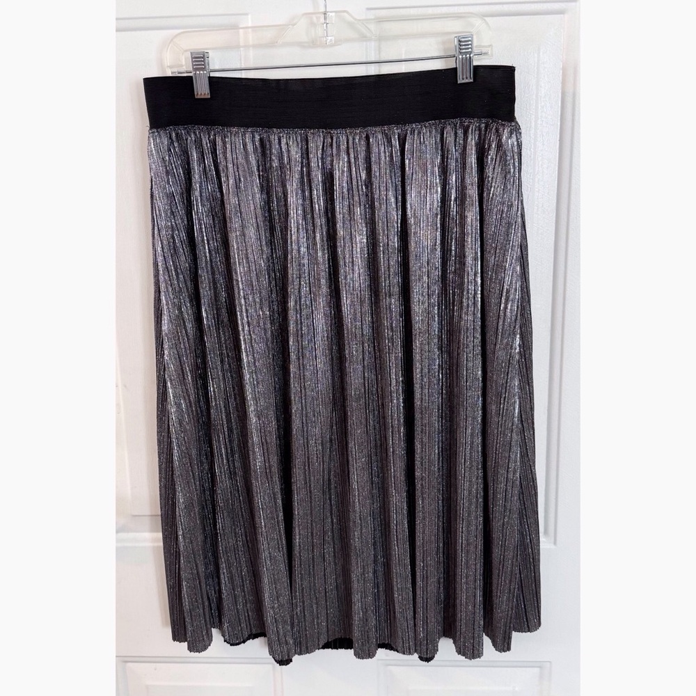 Lane Bryant Silver Pleated Pull On Skirt 14/16
